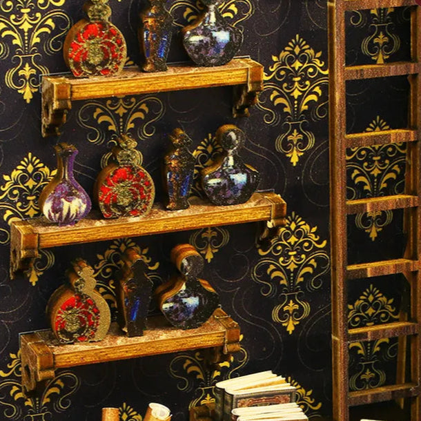 Detective Book Nook™